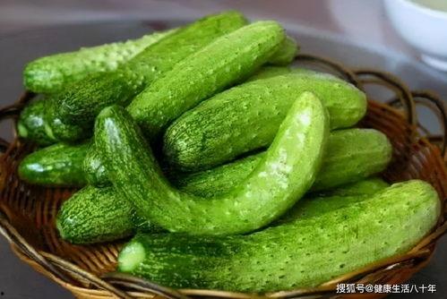 描写吃瓜味道片段,探寻夏日消暑美食的味蕾之旅