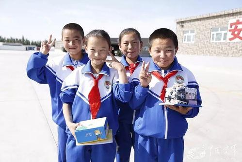 红领巾吃瓜前线,揭秘娱乐圈最新热点事件