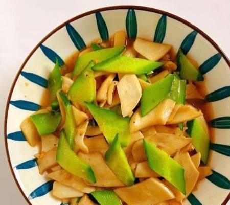 老人吃鸡瓜好吗,老人食用鸡瓜的益处与注意事项