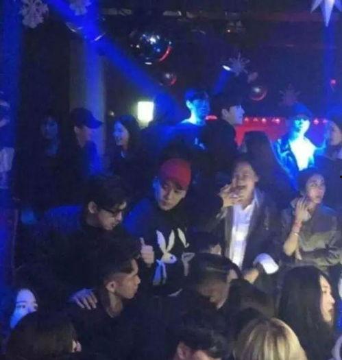 酒吧贴身吃瓜事件,一场意外的社交风波揭秘