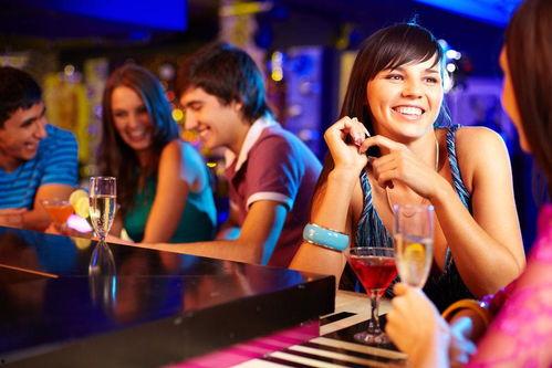 酒吧贴身吃瓜事件,一场意外的社交风波揭秘